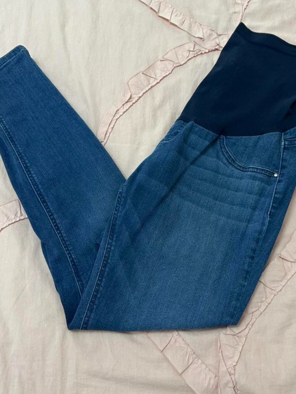 Motherhood maternity blue jeans with built in belly band.